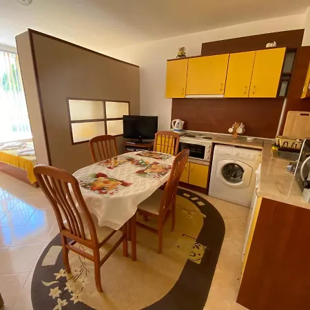 In Complex Colosseum Apartment