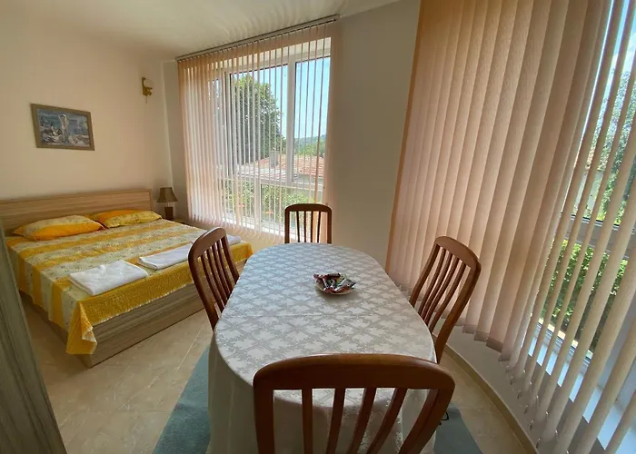 Lejlighed In Complex Colosseum *